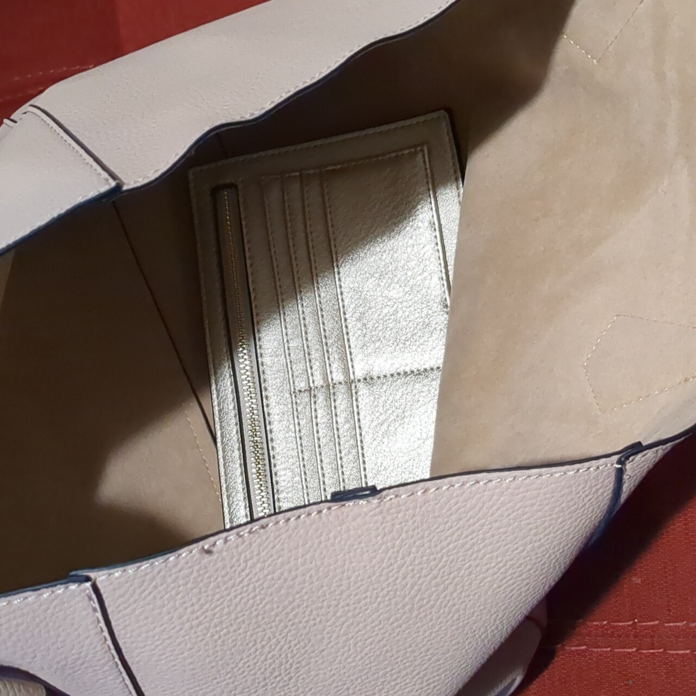 Purse - Picture 3 of 3